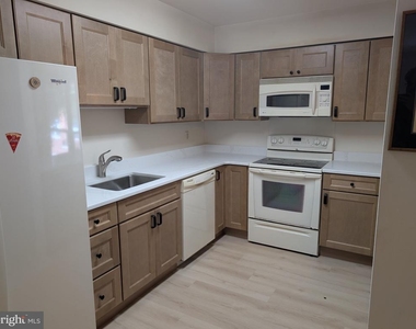 215 N 23rd Street - Photo Thumbnail 11