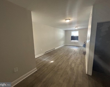 1812 E Thayer Street - Photo Thumbnail 13