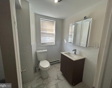 1812 E Thayer Street - Photo Thumbnail 8