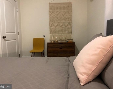 2033 Spruce Street - Photo Thumbnail 6