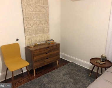2033 Spruce Street - Photo Thumbnail 5