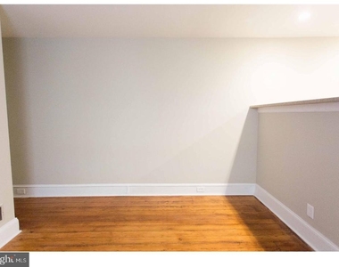 723 Spruce Street - Photo Thumbnail 6