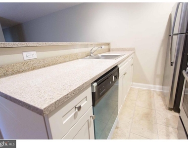723 Spruce Street - Photo Thumbnail 3