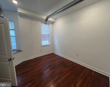 3228 W Diamond Street - Photo Thumbnail 7