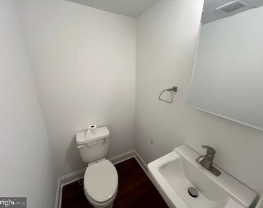3228 W Diamond Street - Photo Thumbnail 3