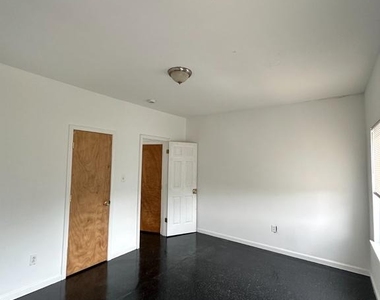 2430 N 30th Street - Photo Thumbnail 10