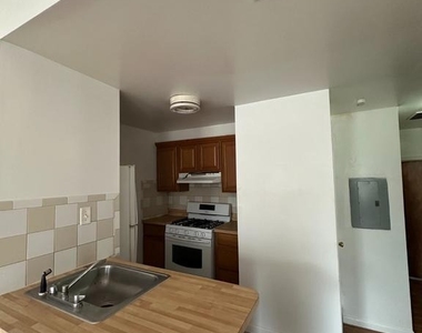 2430 N 30th Street - Photo Thumbnail 7