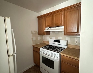 2430 N 30th Street - Photo Thumbnail 8