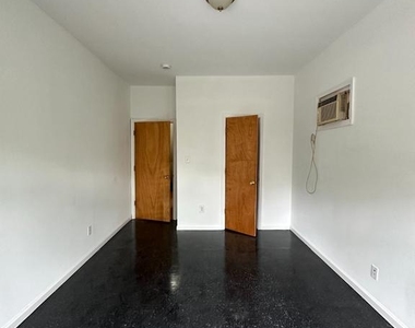 2430 N 30th Street - Photo Thumbnail 3