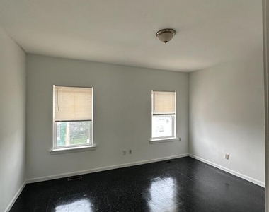 2430 N 30th Street - Photo Thumbnail 11