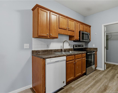 625 Marshtree Lane - Photo Thumbnail 17