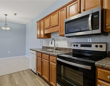 625 Marshtree Lane - Photo Thumbnail 13
