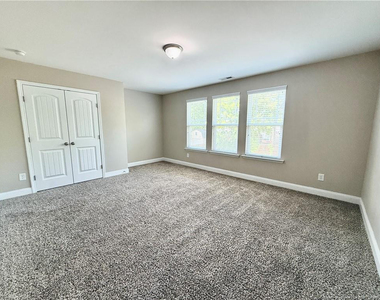 489 Wood Point Drive - Photo Thumbnail 18