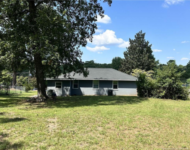 3921 Village Drive - Photo Thumbnail 13