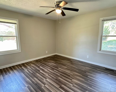 3921 Village Drive - Photo Thumbnail 10