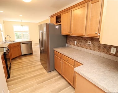 125 Gremar Drive - Photo Thumbnail 5