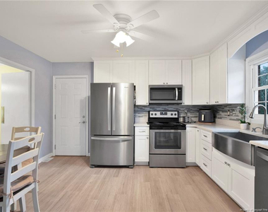 3209 Glasgow Drive - Photo Thumbnail 14
