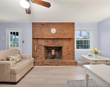 3209 Glasgow Drive - Photo Thumbnail 10