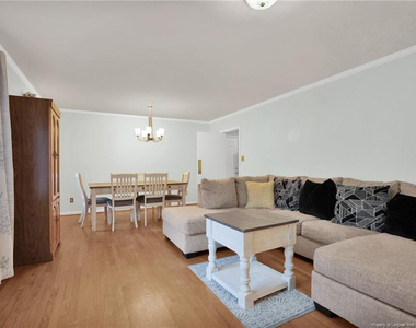3209 Glasgow Drive - Photo Thumbnail 4
