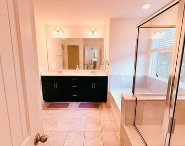2716 Dilly Dally Court - Photo Thumbnail 20
