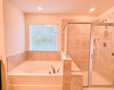 2716 Dilly Dally Court - Photo Thumbnail 21
