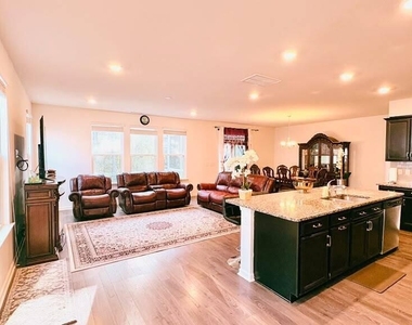 2716 Dilly Dally Court - Photo Thumbnail 3
