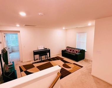 2716 Dilly Dally Court - Photo Thumbnail 13