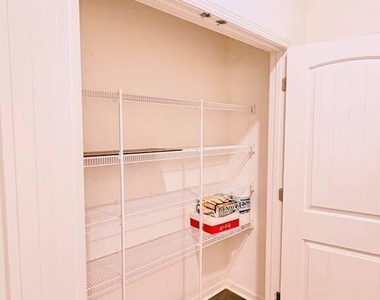 2716 Dilly Dally Court - Photo Thumbnail 7