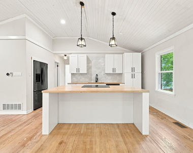 3108 Brentwood Road - Photo Thumbnail 2