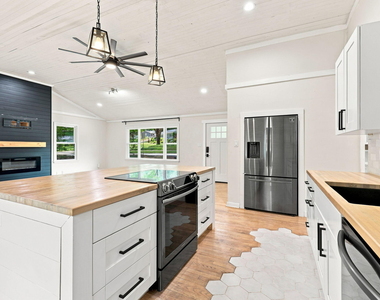 3108 Brentwood Road - Photo Thumbnail 4