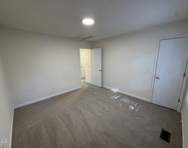 2902 Faversham Place - Photo Thumbnail 17