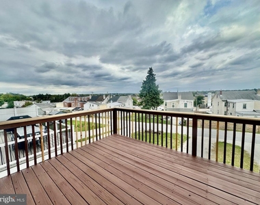 39 W 5th Street - Photo Thumbnail 8