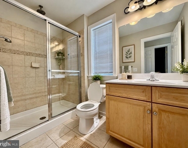 39 W 5th Street - Photo Thumbnail 15