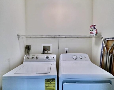 39 W 5th Street - Photo Thumbnail 18