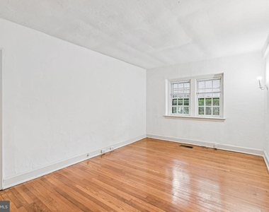 126 Argyle Road - Photo Thumbnail 4