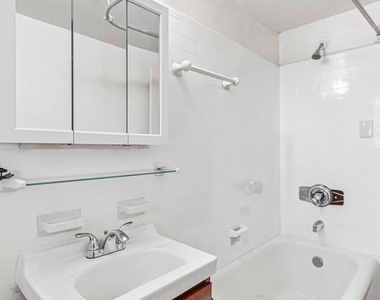 126 Argyle Road - Photo Thumbnail 14