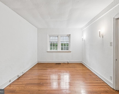 126 Argyle Road - Photo Thumbnail 6