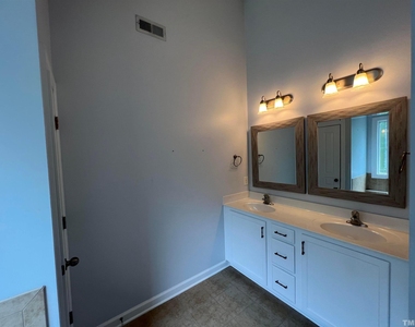 332 Covenant Rock Lane - Photo Thumbnail 13
