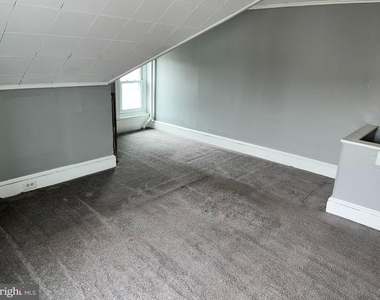 449 N York Street - Photo Thumbnail 17