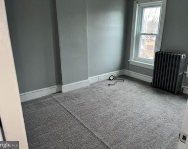 449 N York Street - Photo Thumbnail 7