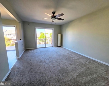 451 Glenn Rose Circle - Photo Thumbnail 5