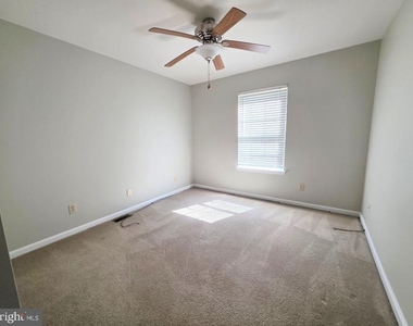 451 Glenn Rose Circle - Photo Thumbnail 14