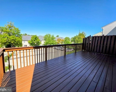 451 Glenn Rose Circle - Photo Thumbnail 9