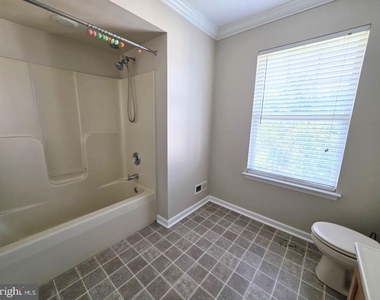 451 Glenn Rose Circle - Photo Thumbnail 13
