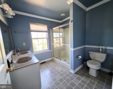 451 Glenn Rose Circle - Photo Thumbnail 15