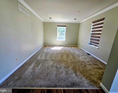 451 Glenn Rose Circle - Photo Thumbnail 3