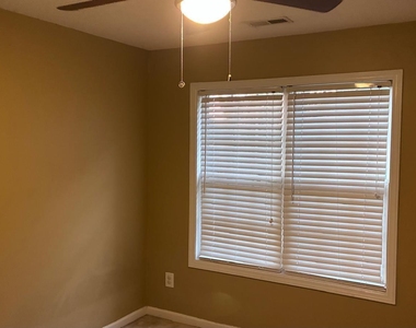 3200 Cregler Drive - Photo Thumbnail 6