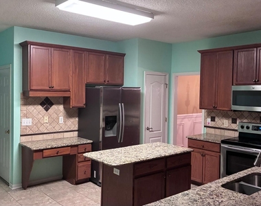 3200 Cregler Drive - Photo Thumbnail 16