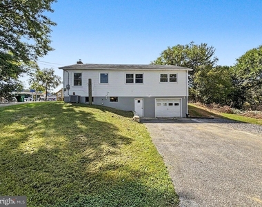 4615 Lincoln Way E - Photo Thumbnail 17