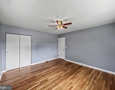 4615 Lincoln Way E - Photo Thumbnail 11